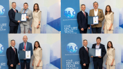 Erik Moncayo, Presidente Internacional de WBO y Suzanne Lemaitre, Directora Ejecutiva entregando el certificado a Juan Ilich Pérez, Juan Ahumada, José Javier Ayala y José Manuel Solís.